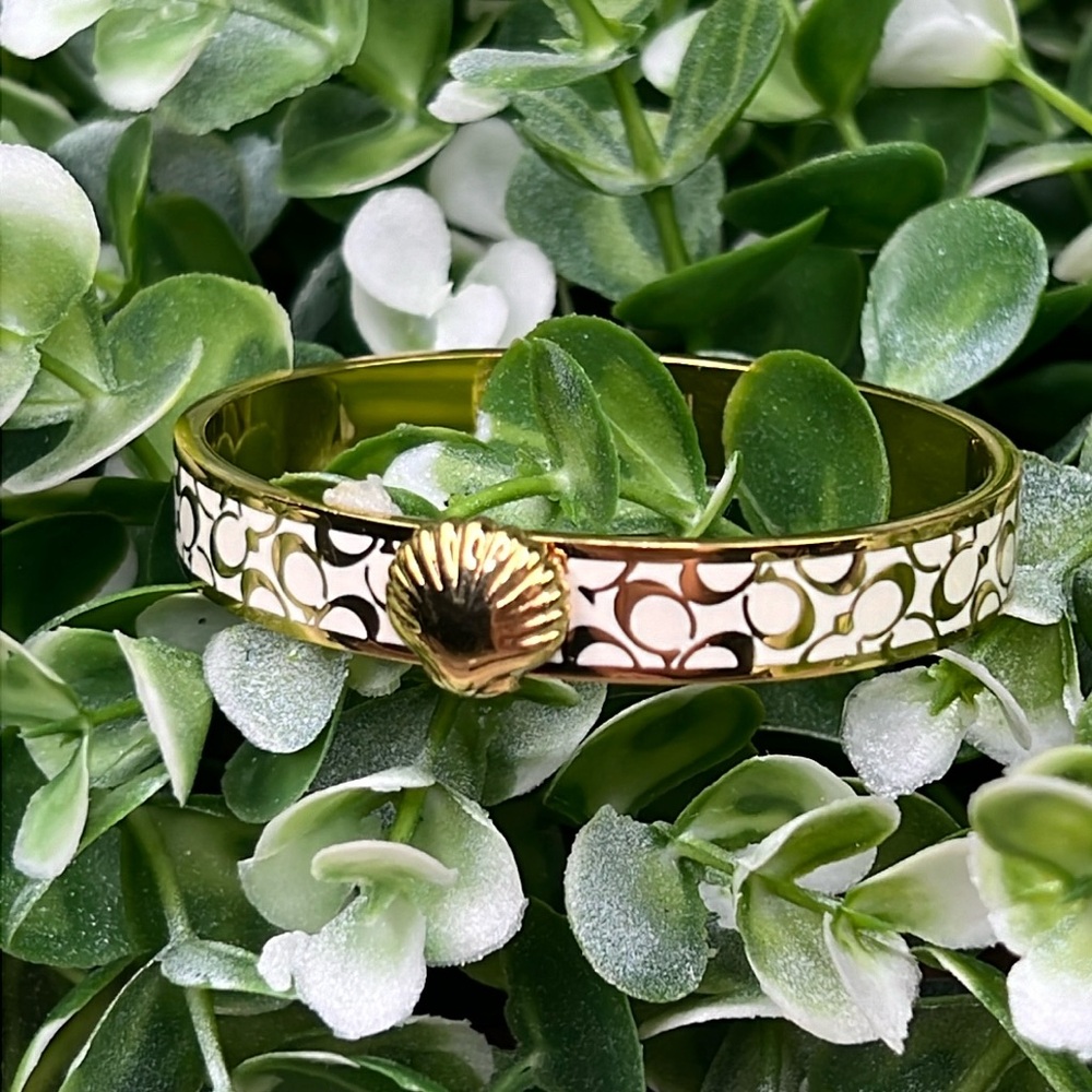 Coach Signature C Seashell Gold Plated White Bangle Clasp Bracelet, Authentic - Picture 14 of 15